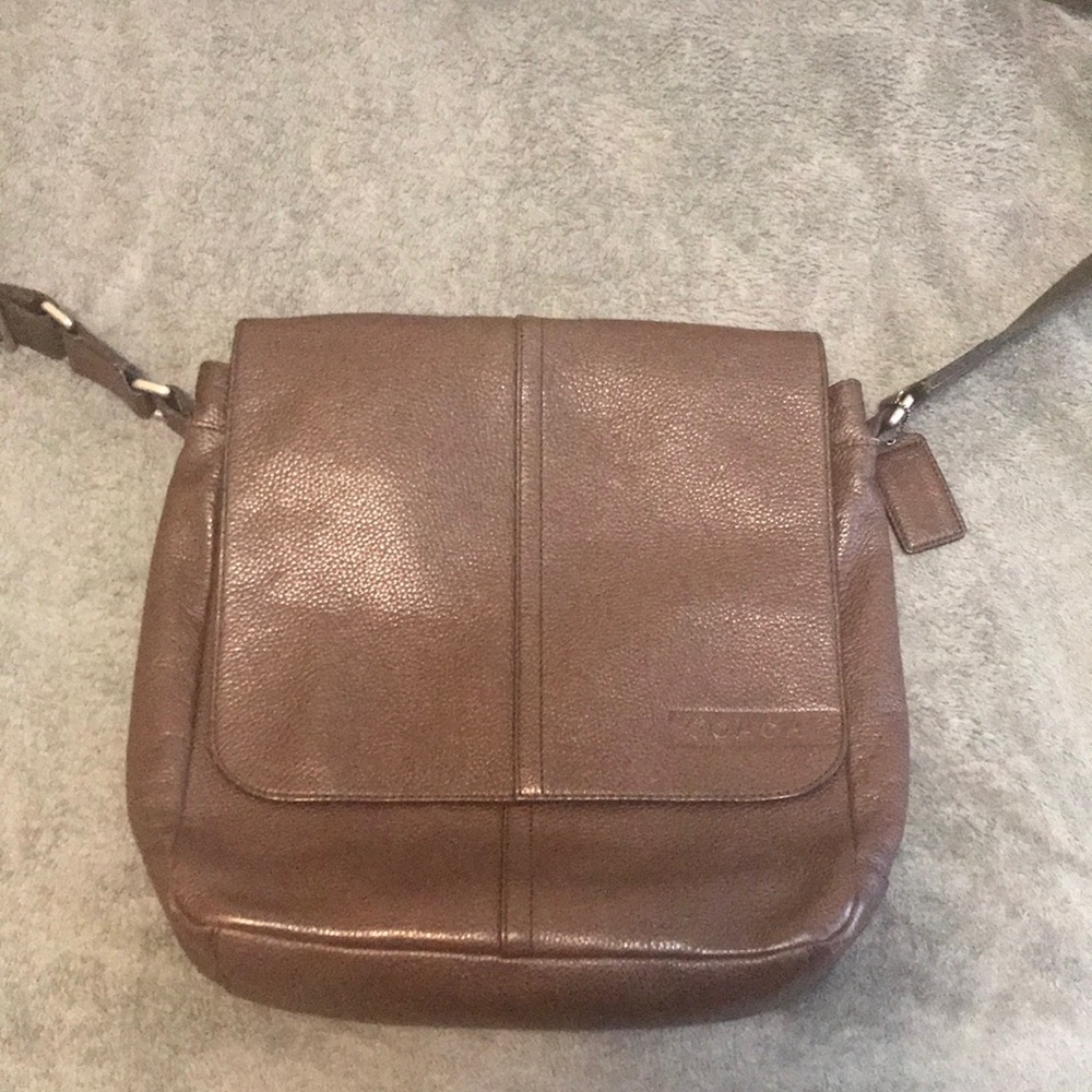 Leather coach messenger 100% authentic